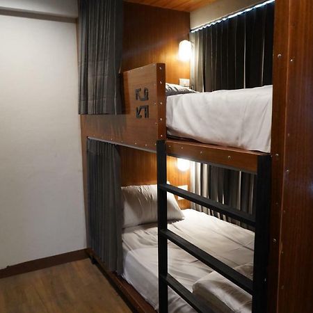Slee Hostel Chiangmai (Adults Only) Chiang Mai Exterior foto