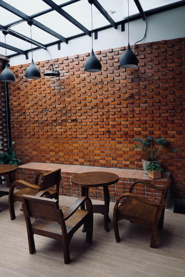 Slee Hostel Chiangmai (Adults Only) Chiang Mai Exterior foto