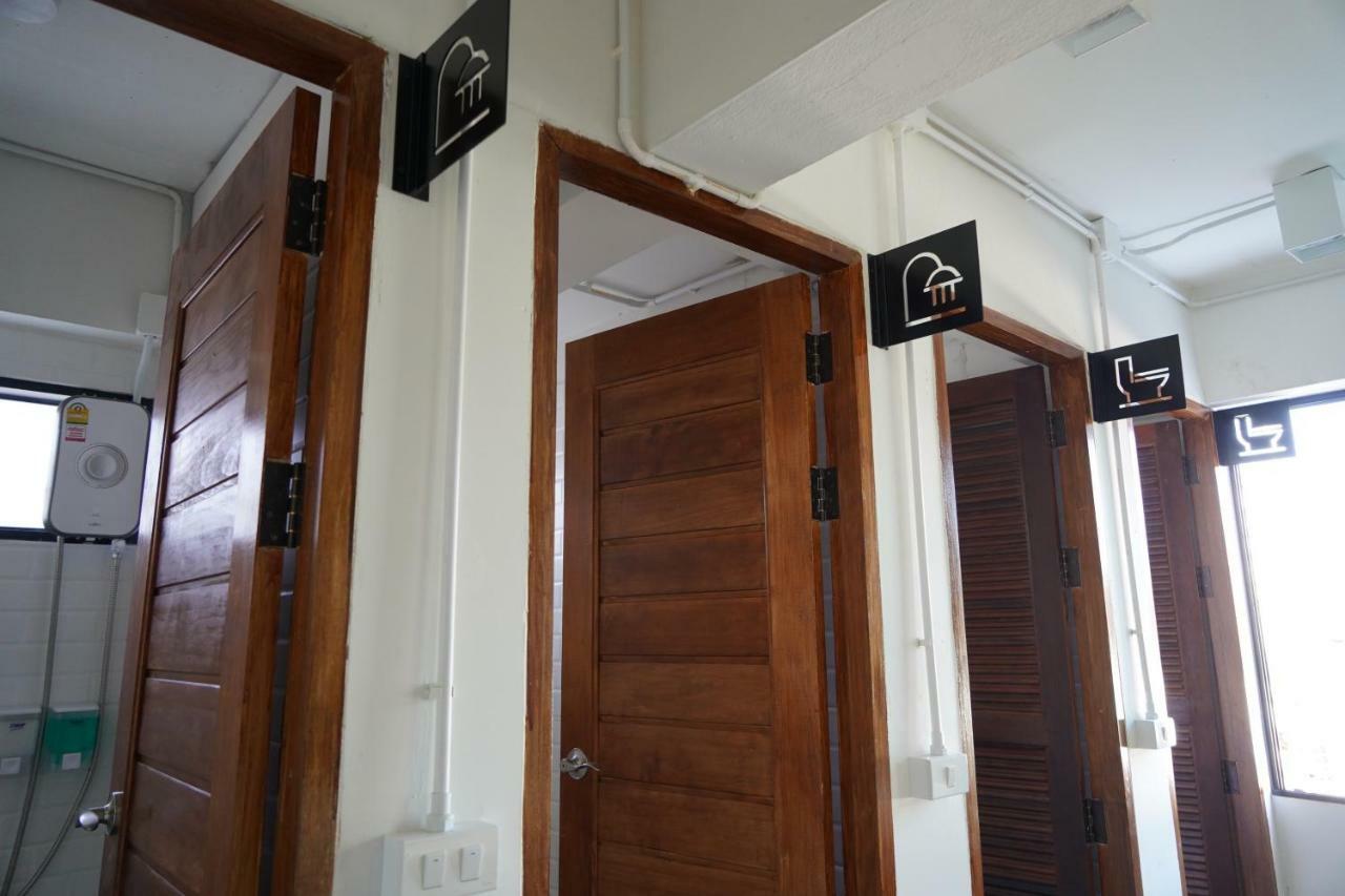 Slee Hostel Chiangmai (Adults Only) Chiang Mai Exterior foto