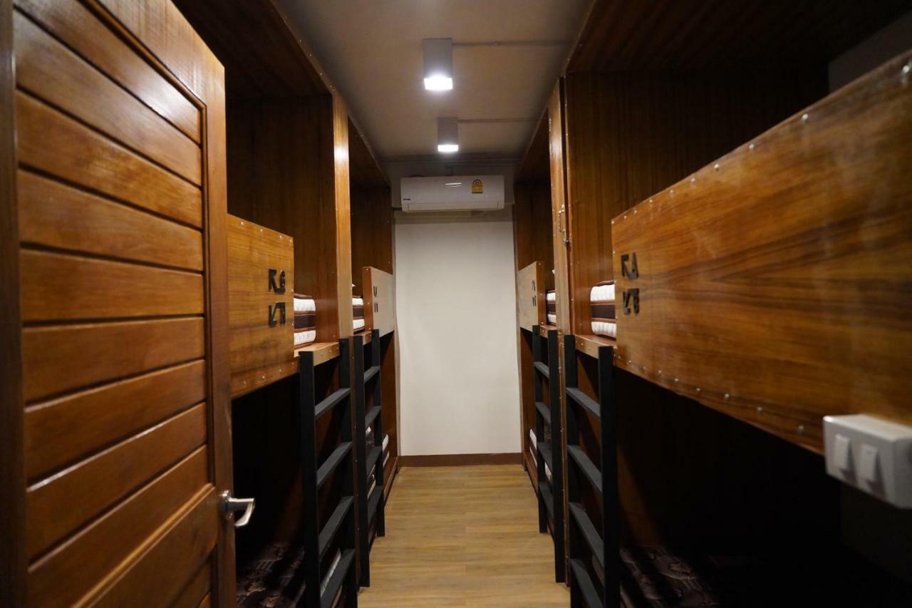 Slee Hostel Chiangmai (Adults Only) Chiang Mai Exterior foto